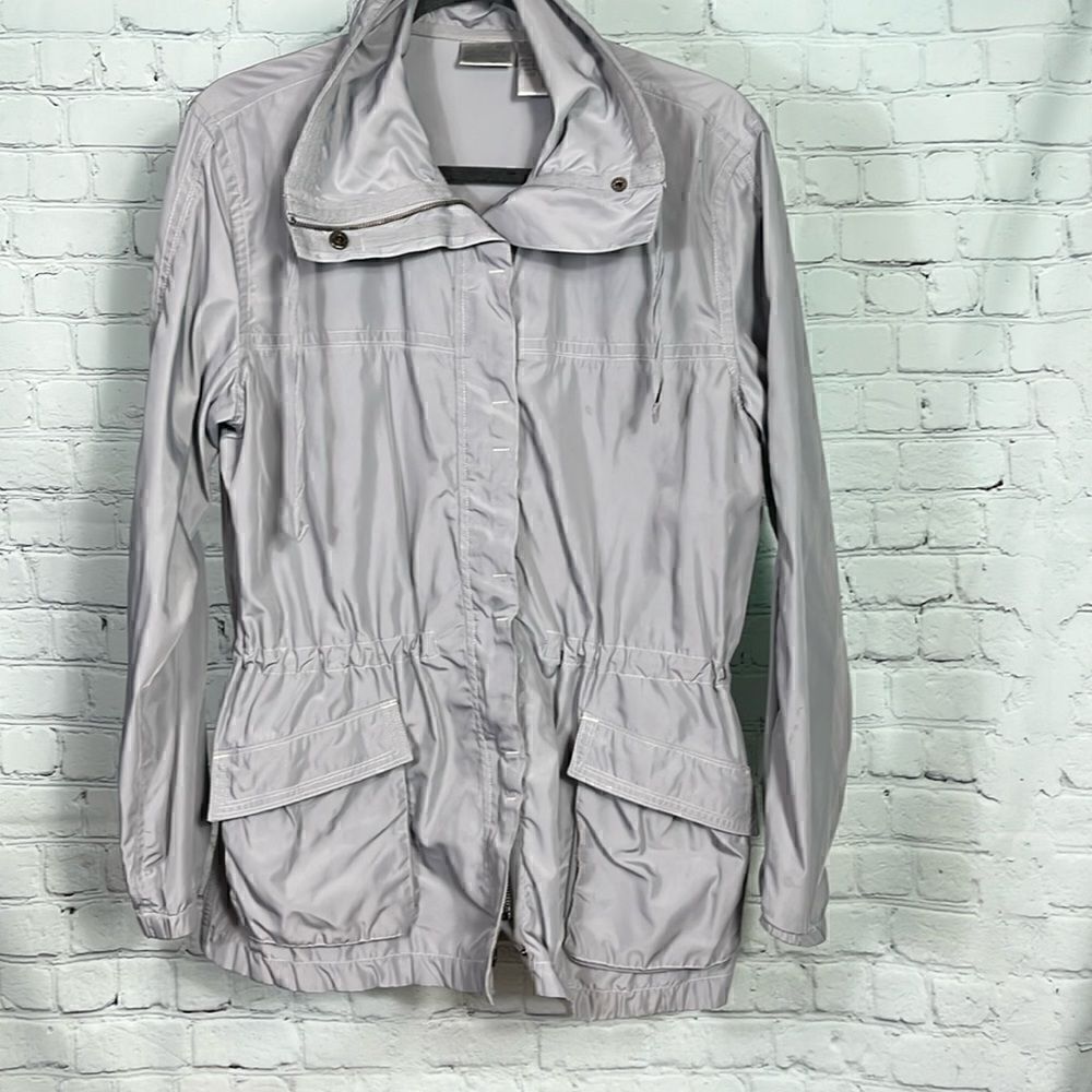 Chico’s Size 1 or Medium Gray Windbreaker Adjustable Waist